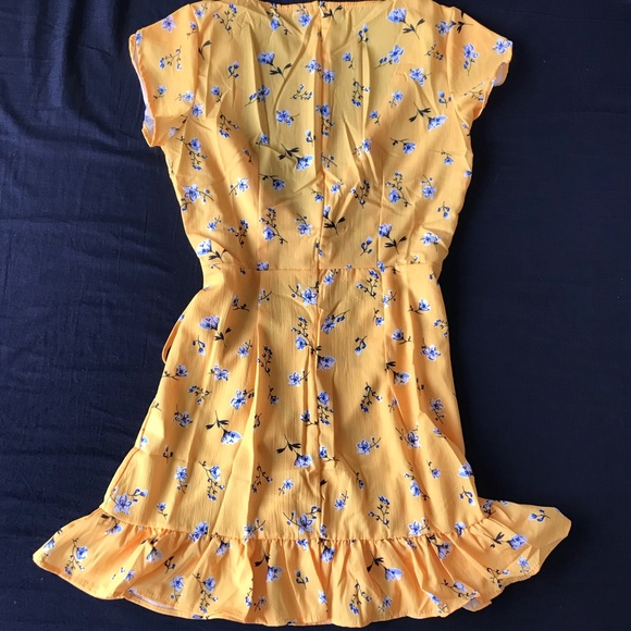 ❗️LAST ONE❗️Boho Yellow Floral Wrap Dress [O] - Picture 6 of 8